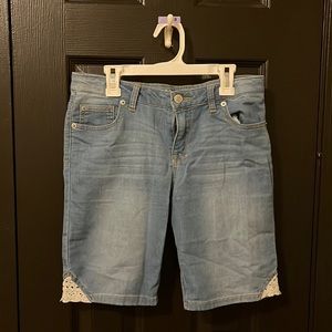 Blue short size XL for kids (good condition)